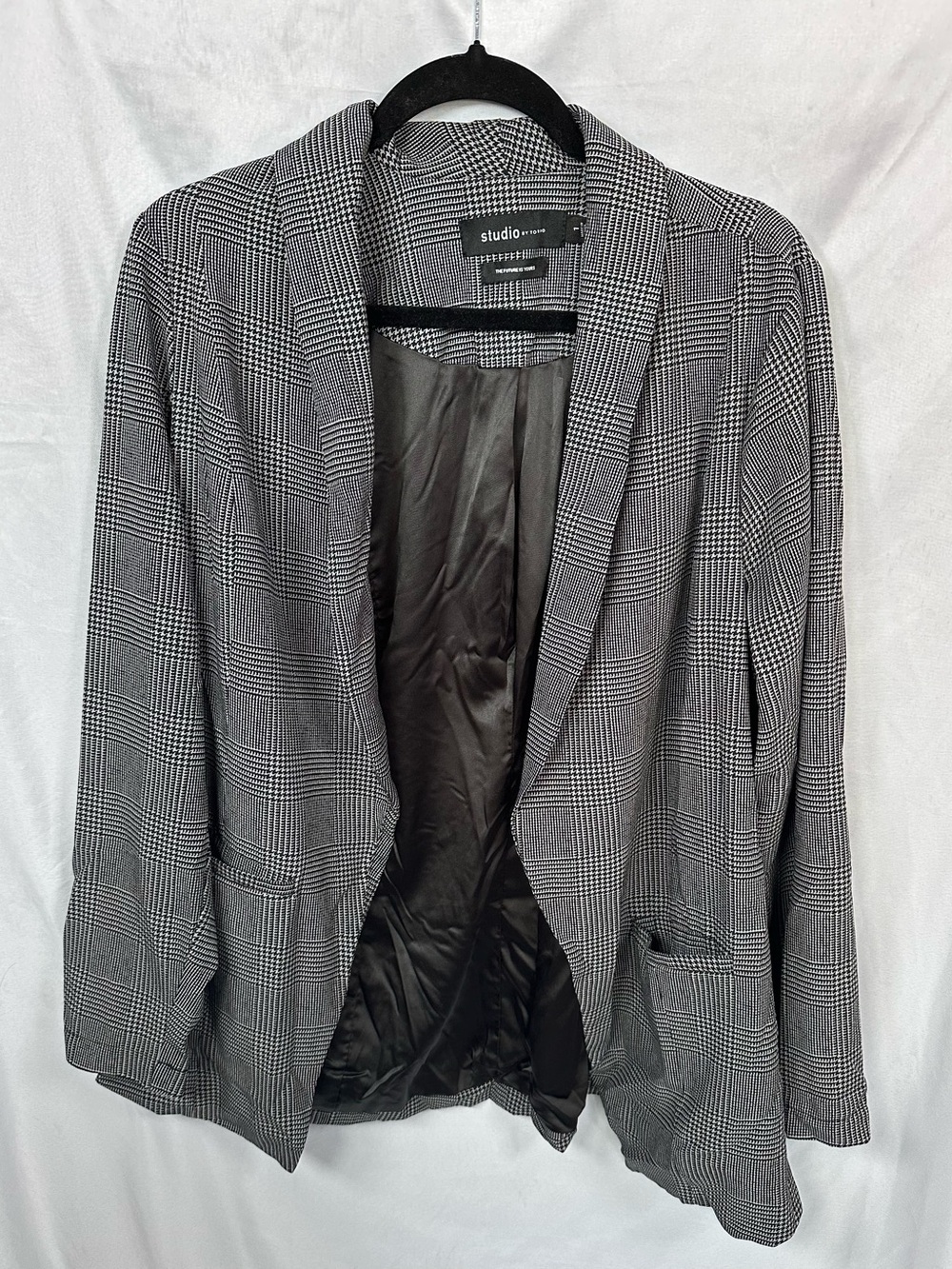Torrid Black and Gray Classic Shawl Collar Blazer Size 1
